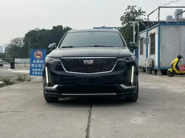 2022 Cadillac XT6 с пробегом 75 200 км