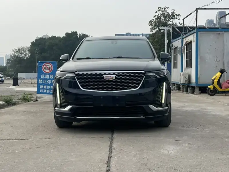 2022 Cadillac XT6 с пробегом 75 200 км