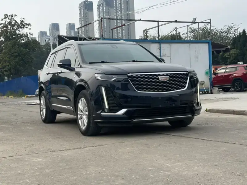 2022 Cadillac XT6 с пробегом 75 200 км