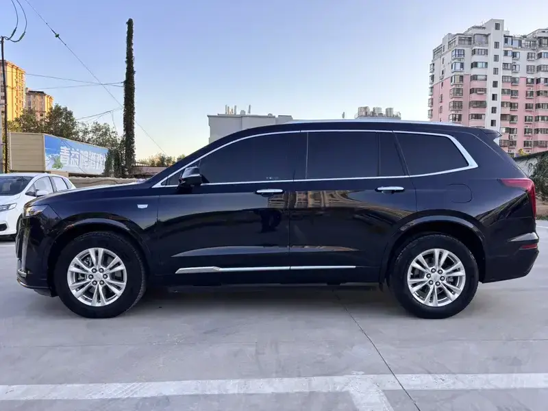 2020 Cadillac XT6 с пробегом 82 100 км