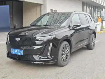2023 Cadillac XT6 с пробегом 5 000 км