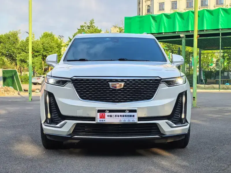 2022 Cadillac XT6 с пробегом 55 000 км