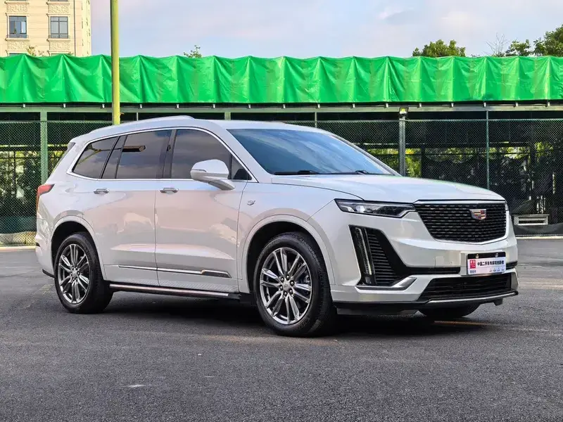 2022 Cadillac XT6 с пробегом 55 000 км