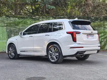 2022 Cadillac XT6 с пробегом 55 000 км