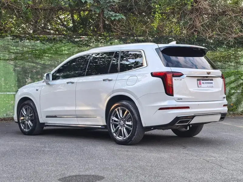 2022 Cadillac XT6 с пробегом 55 000 км