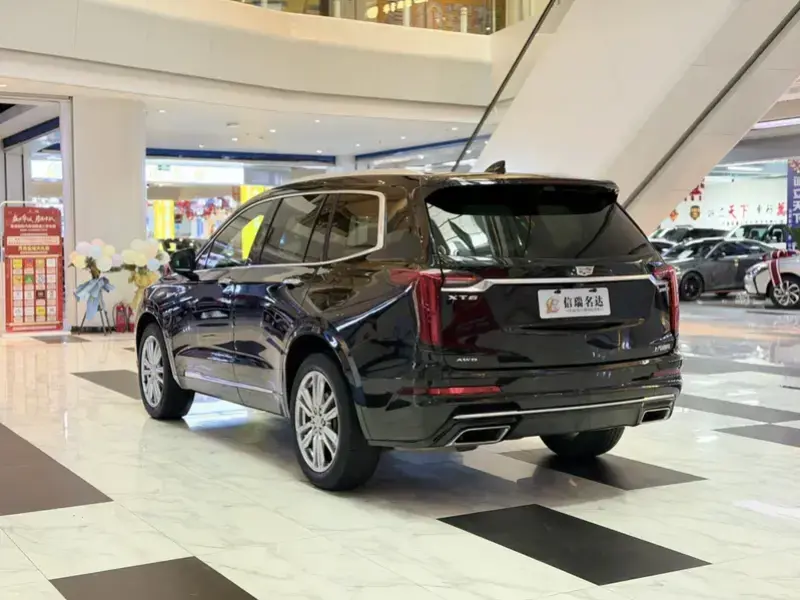 2022 Cadillac XT6 с пробегом 89 000 км