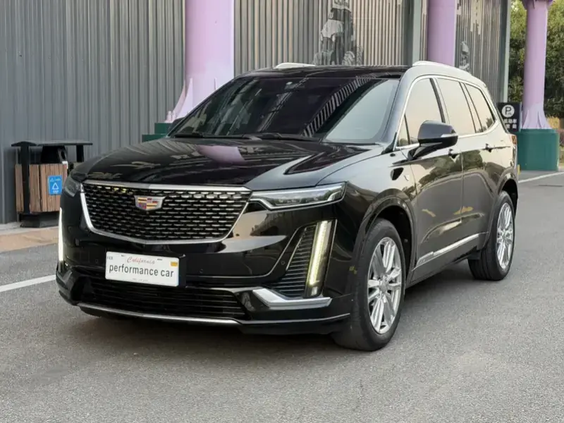 2022 Cadillac XT6 с пробегом 82 000 км