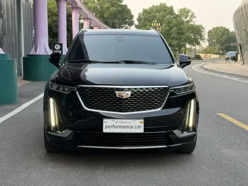 2022 Cadillac XT6 с пробегом 82 000 км