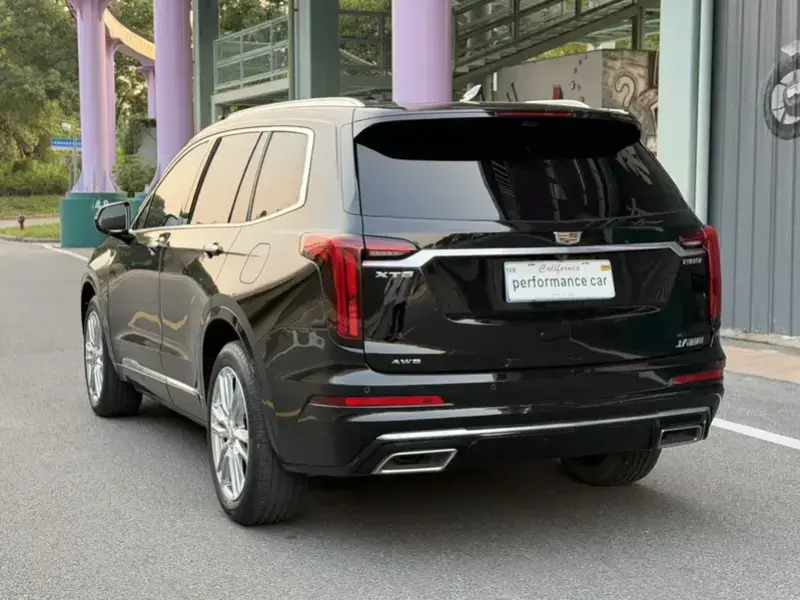 2022 Cadillac XT6 с пробегом 82 000 км