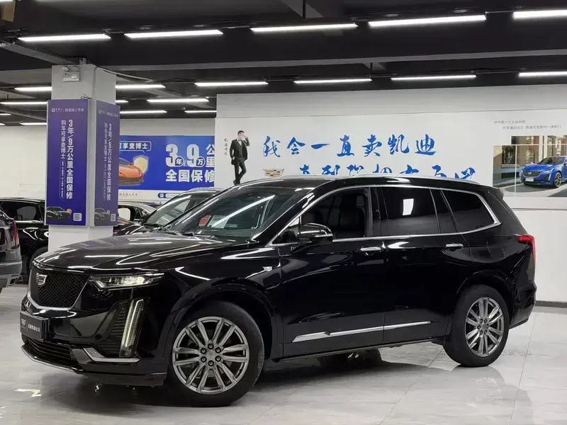 2022 Cadillac XT6 с пробегом 86 000 км