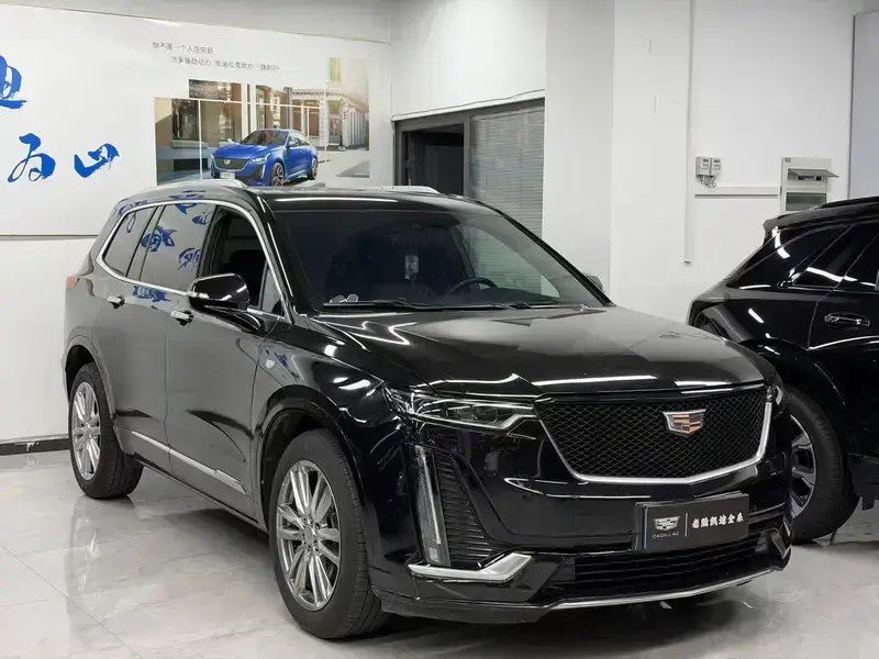 2022 Cadillac XT6 с пробегом 86 000 км
