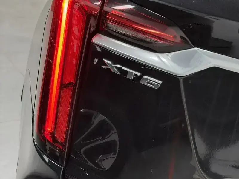 2022 Cadillac XT6 с пробегом 86 000 км