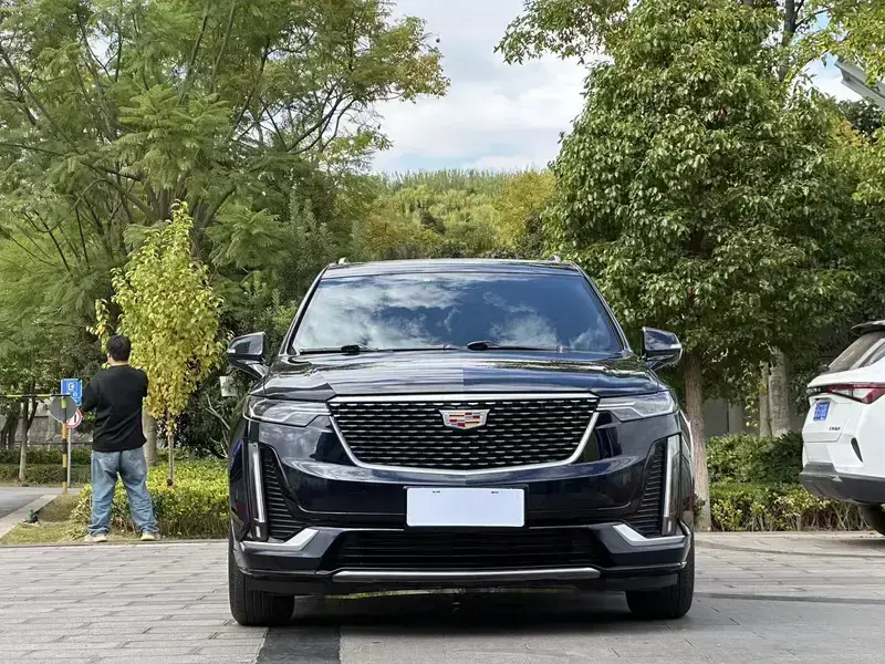 2021 Cadillac XT6 с пробегом 64 000 км