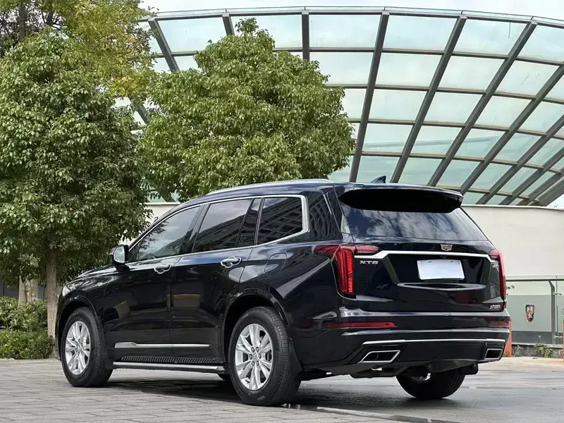 2021 Cadillac XT6 с пробегом 64 000 км