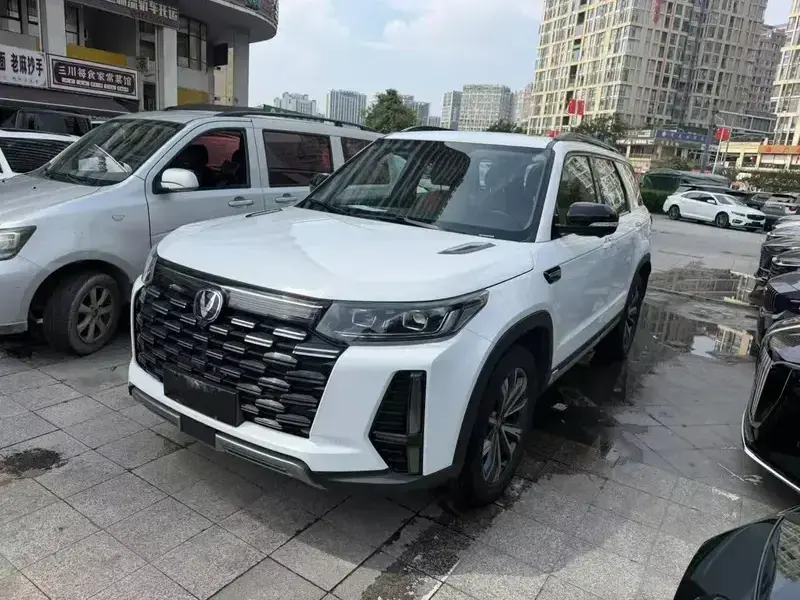 2023 Changan CS95 с пробегом 31 000 км