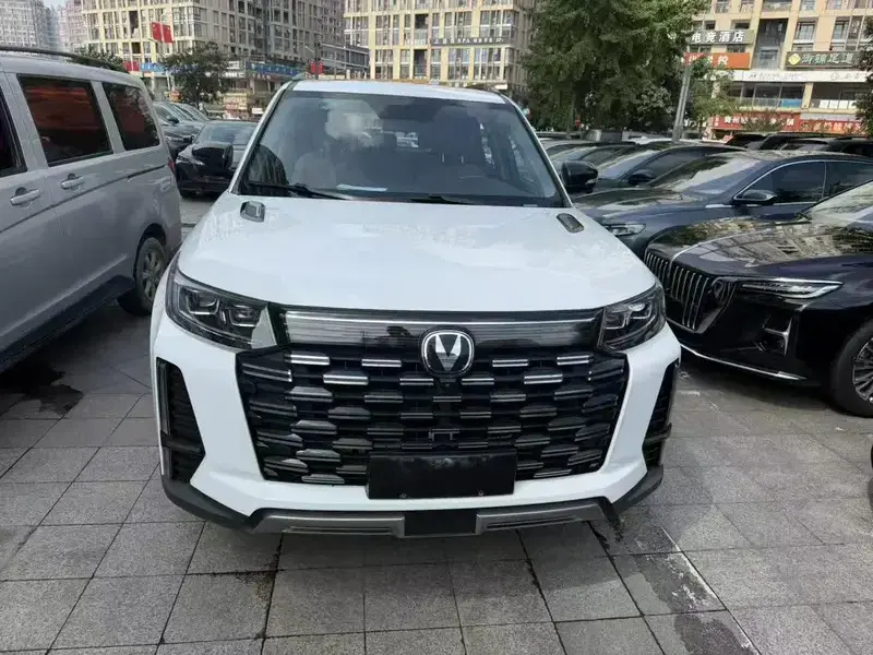 2023 Changan CS95 с пробегом 31 000 км