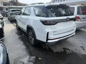 2023 Changan CS95 с пробегом 31 000 км