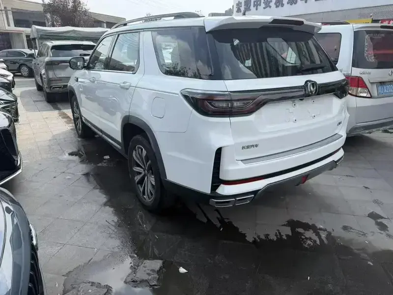 2023 Changan CS95 с пробегом 31 000 км