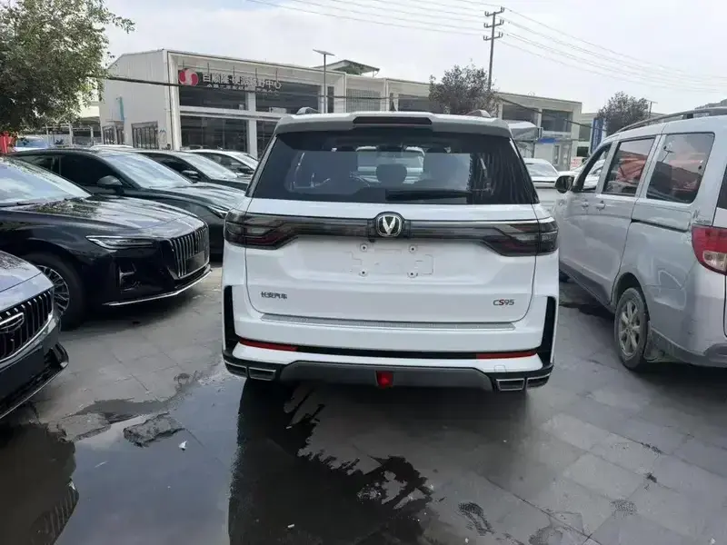 2023 Changan CS95 с пробегом 31 000 км