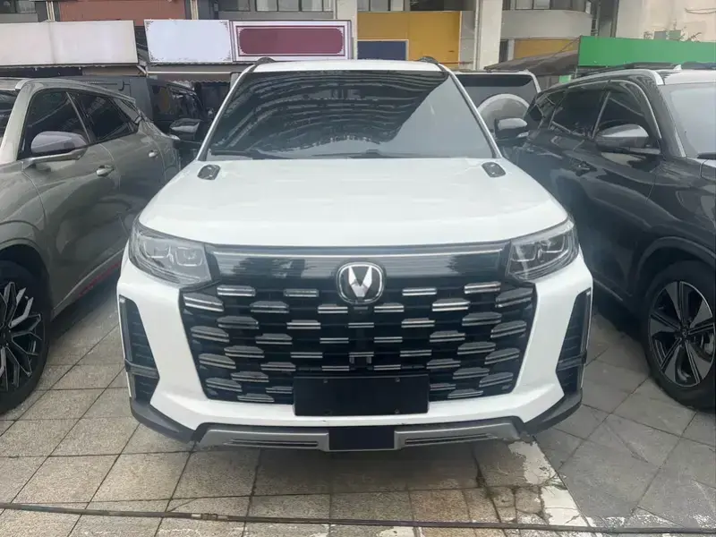 2023 Changan CS95 с пробегом 30 000 км