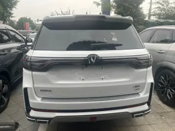 2023 Changan CS95 с пробегом 30 000 км