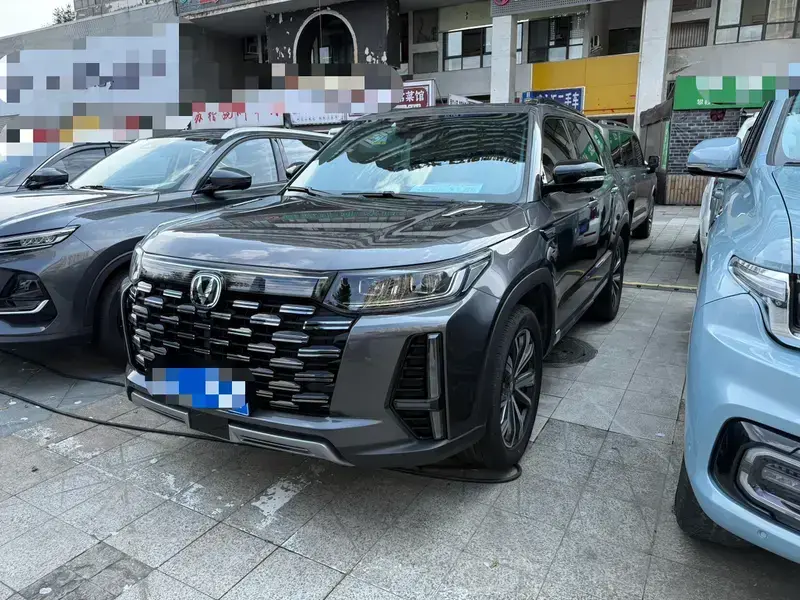 2023 Changan CS95 с пробегом 35 000 км