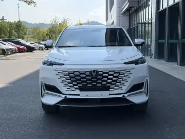 2024 Changan UNI-K с пробегом 12 000 км