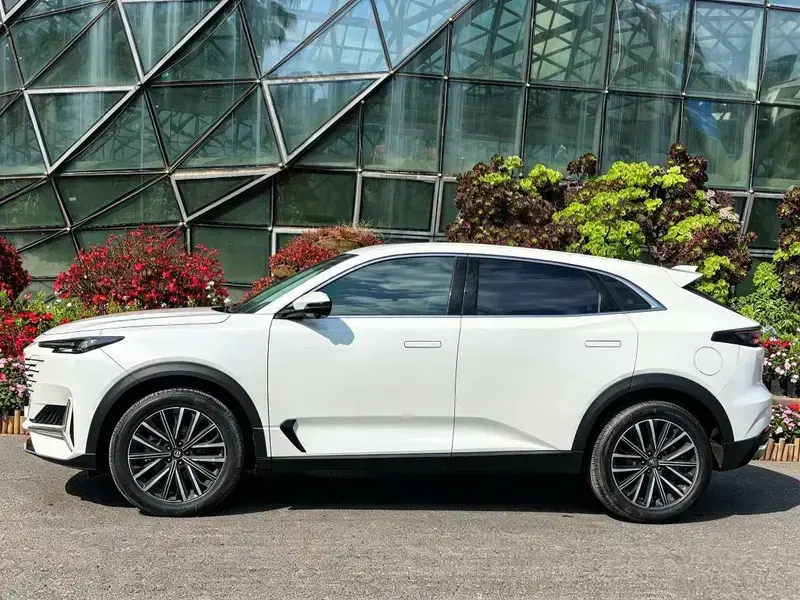 2021 Changan UNI-K с пробегом 22 000 км