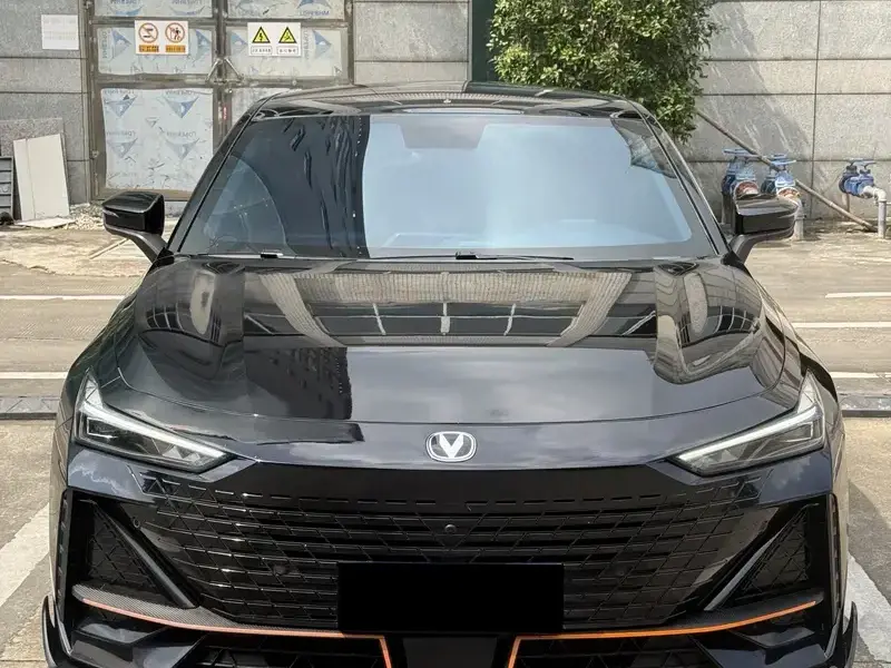 2022 Changan UNI-V с пробегом 42 000 км