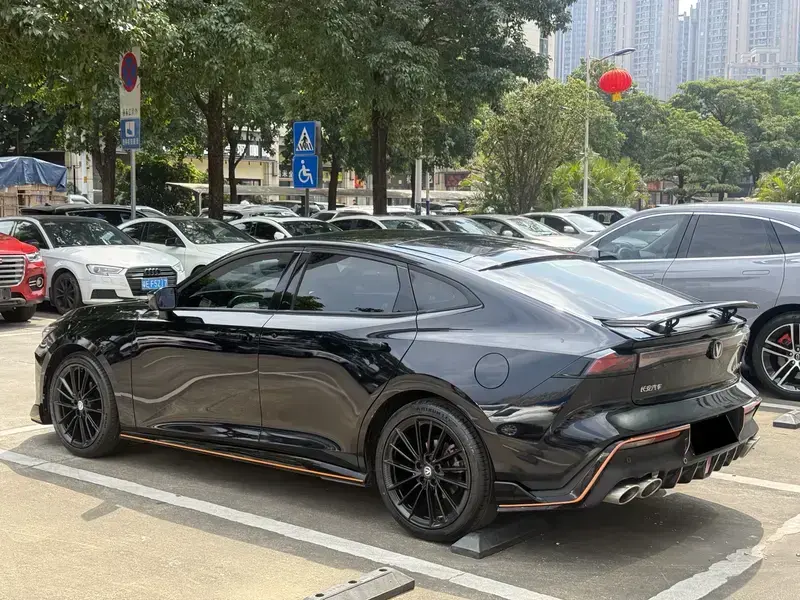 2022 Changan UNI-V с пробегом 42 000 км
