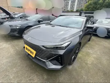 2022 Changan UNI-V с пробегом 35 000 км