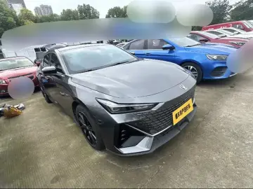 2022 Changan UNI-V с пробегом 35 000 км