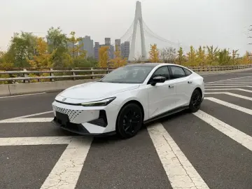 2025 Changan UNI-V с пробегом 700 км