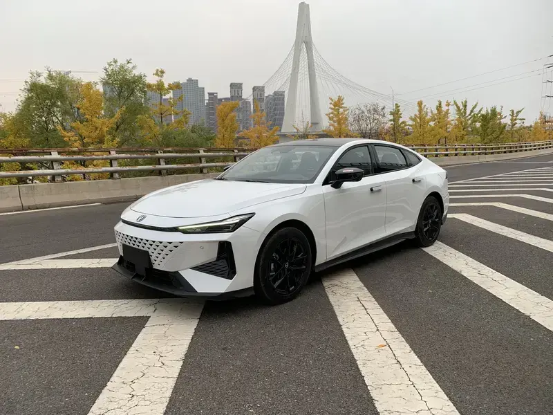 2025 Changan UNI-V с пробегом 700 км