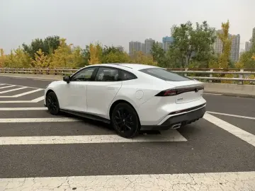 2025 Changan UNI-V с пробегом 700 км