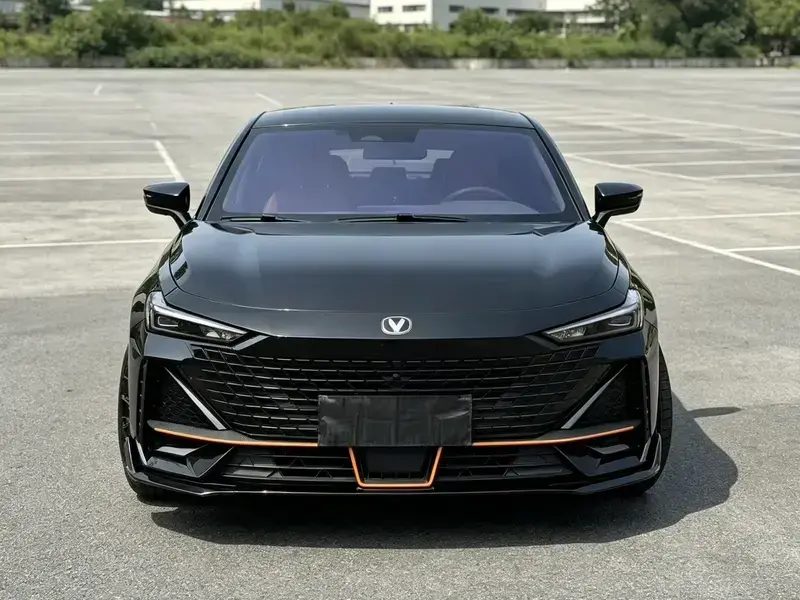 2023 Changan UNI-V с пробегом 36 000 км