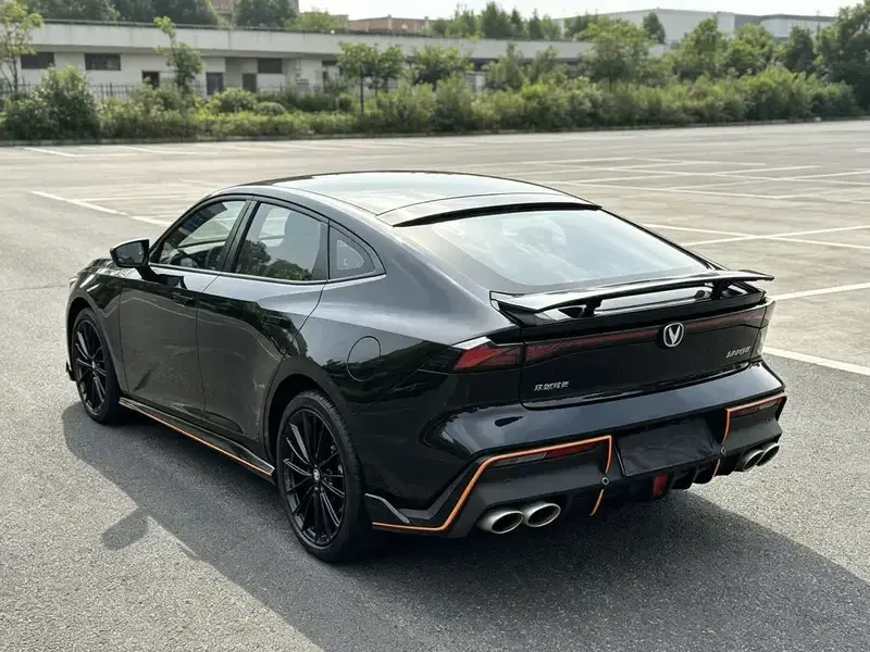 2023 Changan UNI-V с пробегом 36 000 км