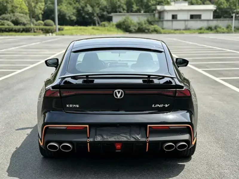 2023 Changan UNI-V с пробегом 36 000 км