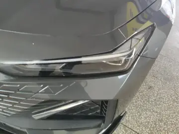2023 Changan UNI-V с пробегом 18 000 км