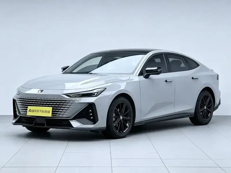 2022 Changan UNI-V с пробегом 48 800 км