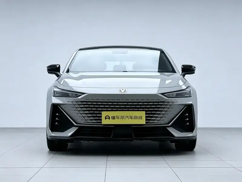 2022 Changan UNI-V с пробегом 48 800 км