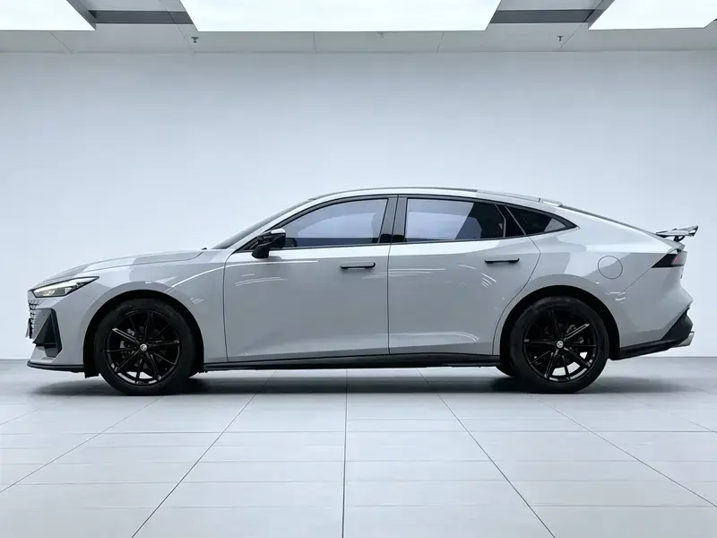 2022 Changan UNI-V с пробегом 48 800 км