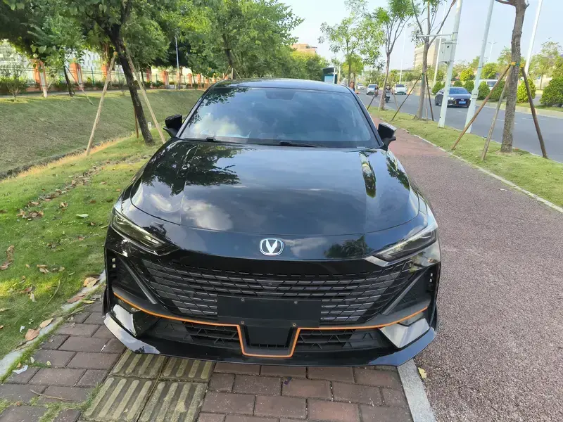 2022 Changan UNI-V с пробегом 46 000 км