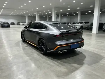 2024 Changan UNI-V с пробегом 19 000 км
