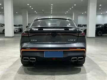2024 Changan UNI-V с пробегом 19 000 км