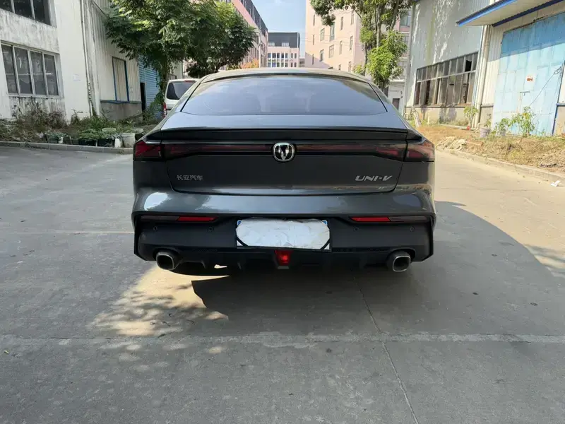 2022 Changan UNI-V с пробегом 45 000 км