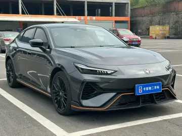 2025 Changan UNI-V с пробегом 3 500 км
