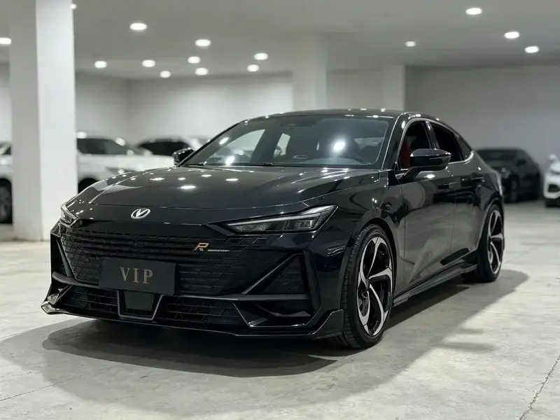 2023 Changan UNI-V с пробегом 31 000 км