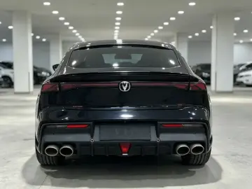 2023 Changan UNI-V с пробегом 31 000 км