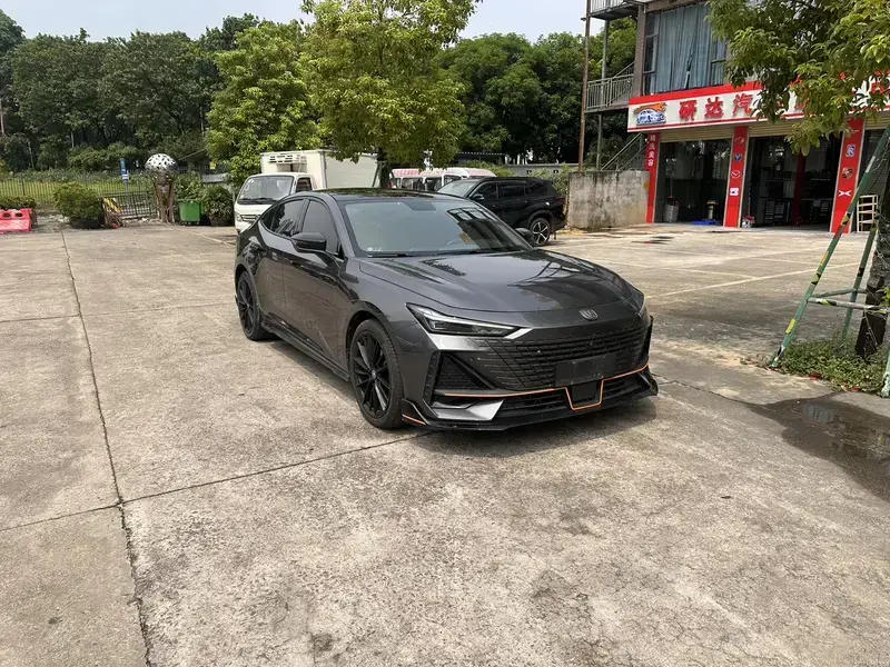 2023 Changan UNI-V с пробегом 42 000 км